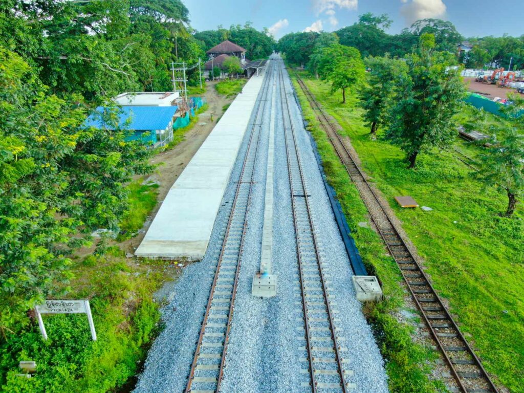 မြန်မာ့မီးရထား