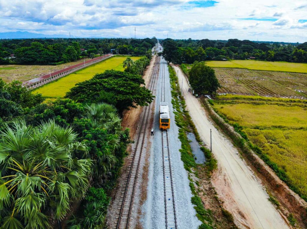 မြန်မာ့မီးရထား